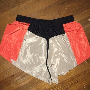 PRETTY LITTLE THING WINDBREAKER SHORTS